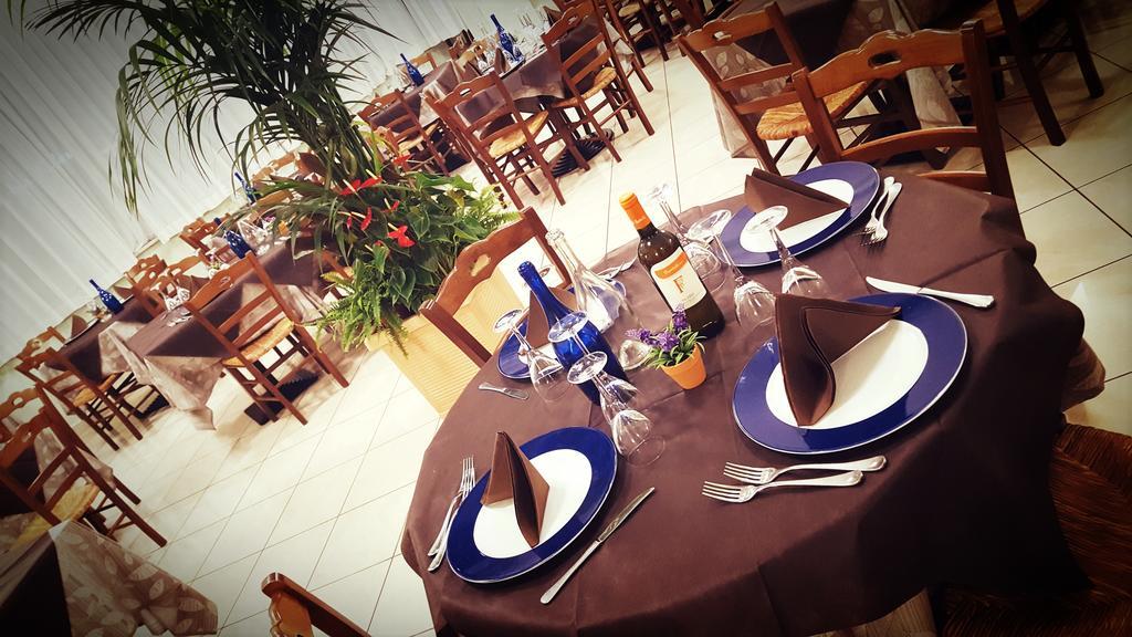 Hotel Gala Pesaro Exterior foto
